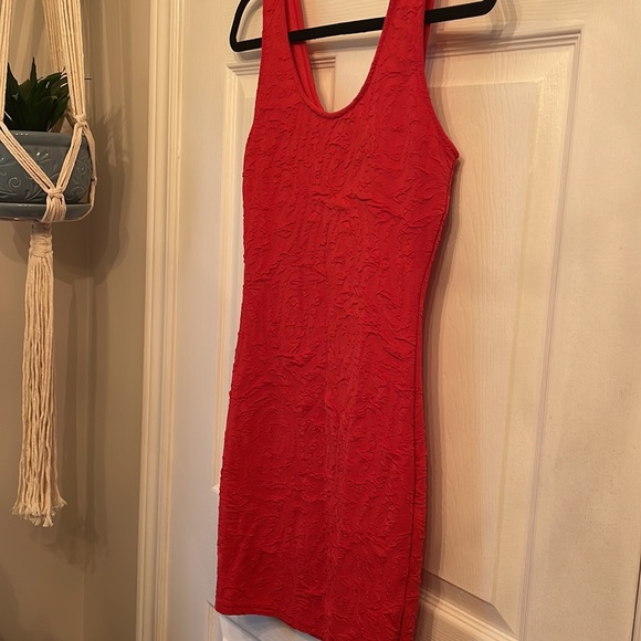 FOREVER 21 RED TEXTURED BODYCON DRESS - Picture 2 of 10